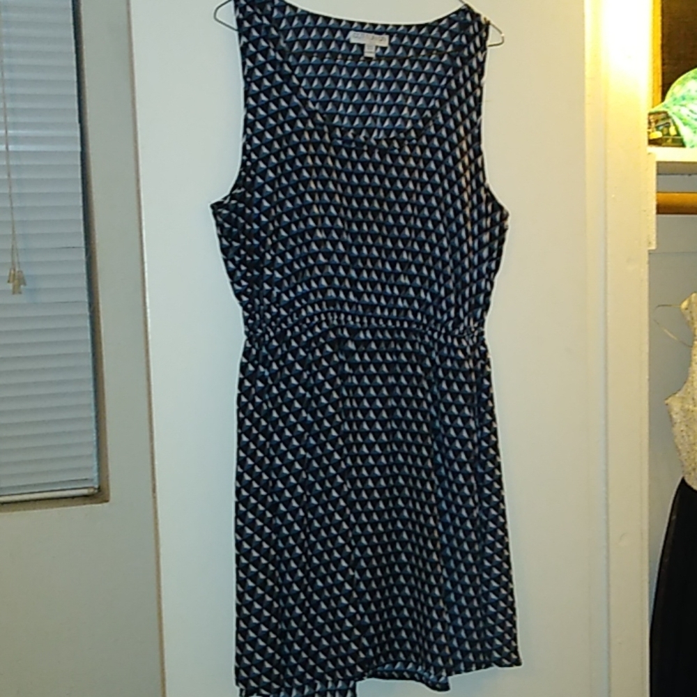 Triangular patterned dress